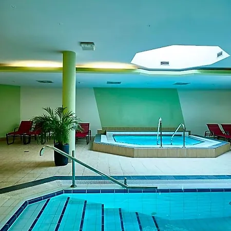 Strandhotel Seehof Hotel Langlau