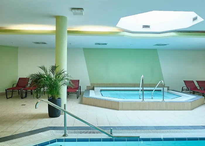 Strandhotel Seehof Hotel Langlau
